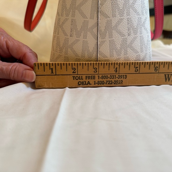 Michael Kors tote new no tags - Picture 4 of 9